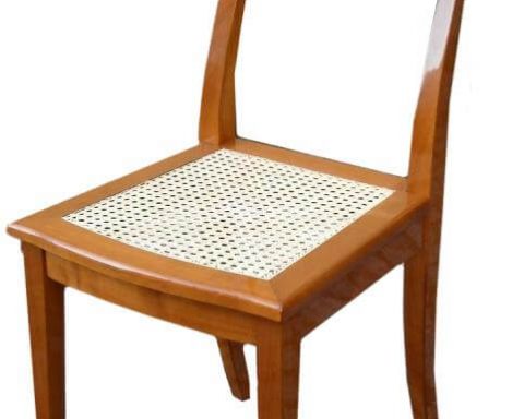 K32 Stuhl mit geflechter Sitzflaeche